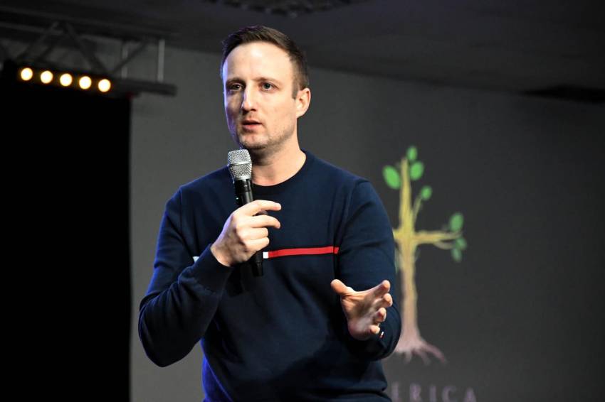 Tony Berbece ◉ Pocăință pe jumătate...