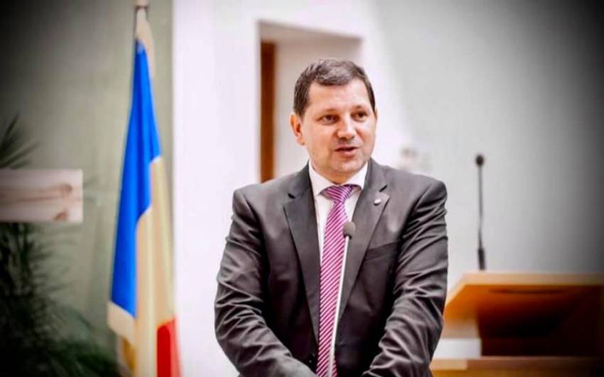 Florin Iosub ◉ Apel pentru prietenii care fac “surfing pe valul de hate” la adresa USR!