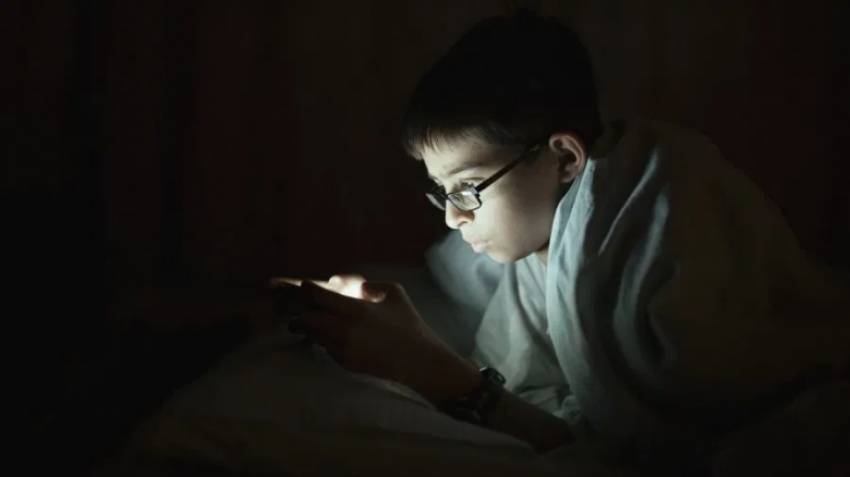 Biserica trebuie să abordeze tsunamiul care vine: generația smartphone crescută cu pornografie hardcore