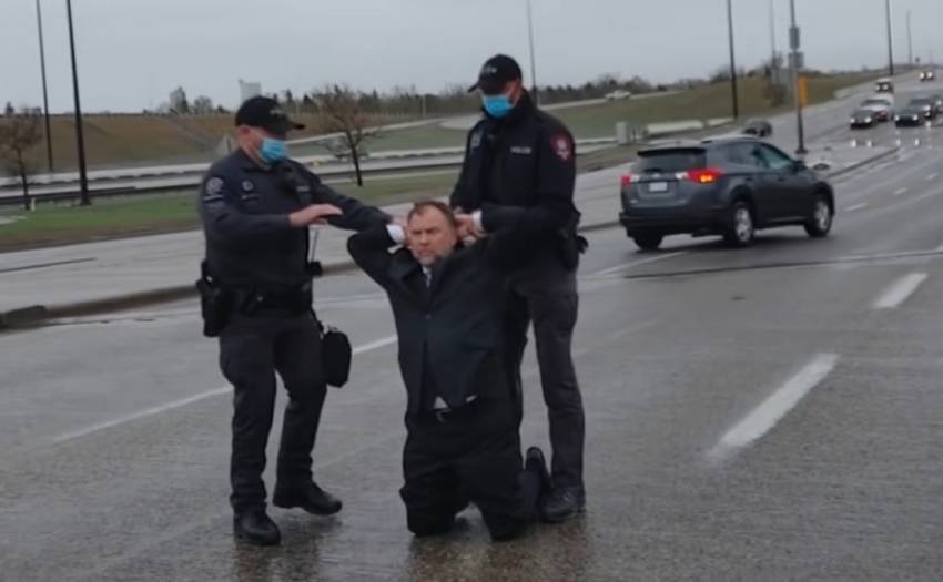 Pastorul arestat pe autostradă și ulterior eliberat, propus din nou pentru arestare