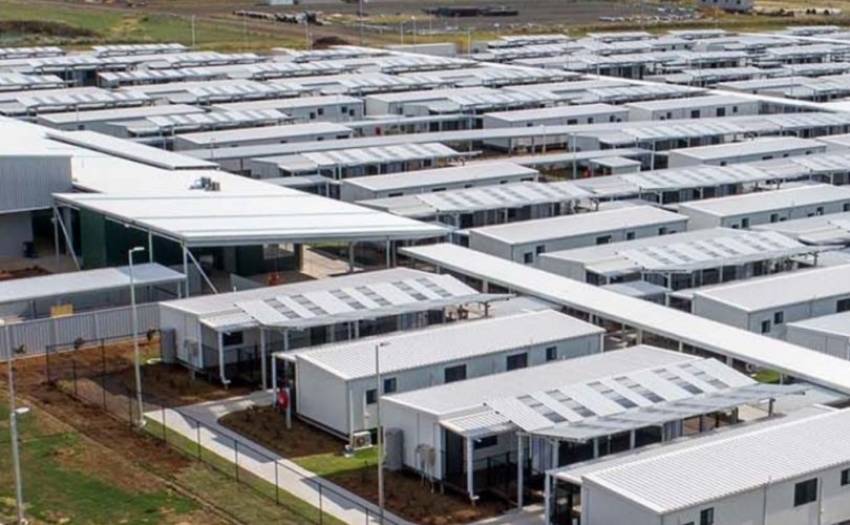 Un nou lagăr australian își așteaptă primii 