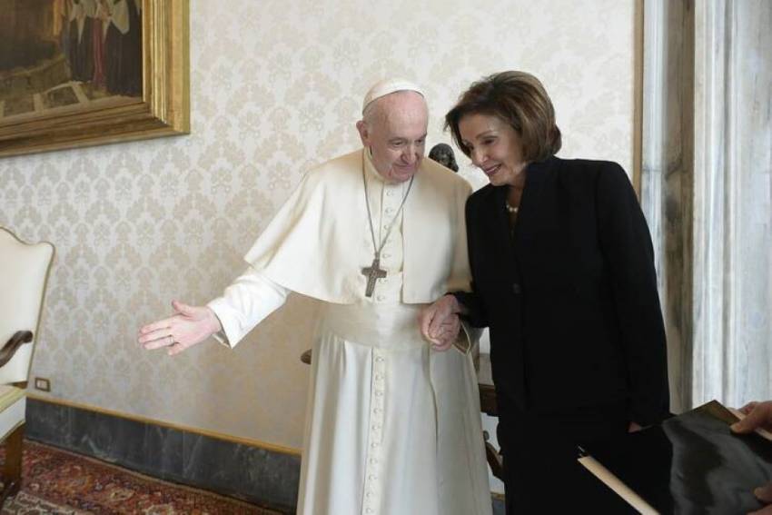 În plină revoluție Satanistă pentru „Dreptul de a Ucide Pruncii”, Papa Francisc binecuvântează Avortul