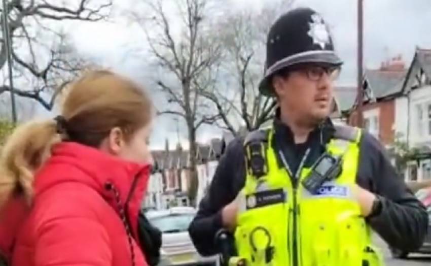 O activistă pro-viață a fost arestată DIN NOU pentru că s-a rugat ÎN GÂND în fața unei clinici pentru avorturi