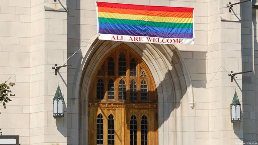 Biserica Catolică din Germania va oficia ceremonii religioase de căsătorie pentru cuplurile gay