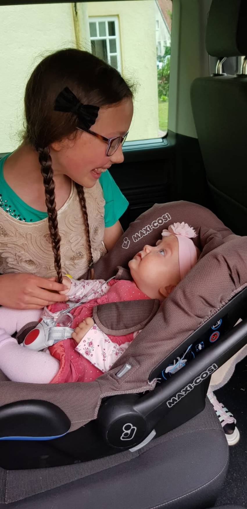 Continuăm să luptăm pentru familia Furdui ◉ Părinții au avut o scurtă revedere cu Lea și au vorbit la telefon cu toate fetele...