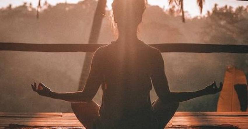 Yoga deschide 