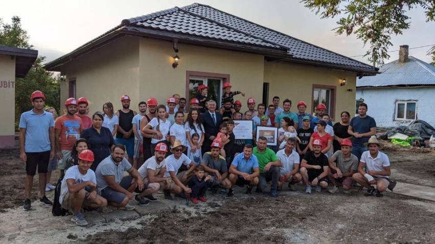 Florin Ianovici ◉ O casă pentru familia Secăreanu