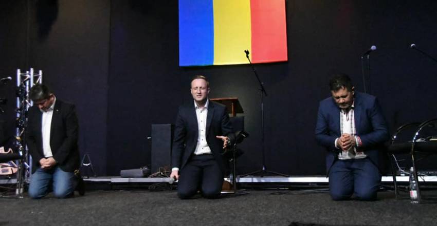 Tony Berbece ◉ Nimic fără genunchii plecați