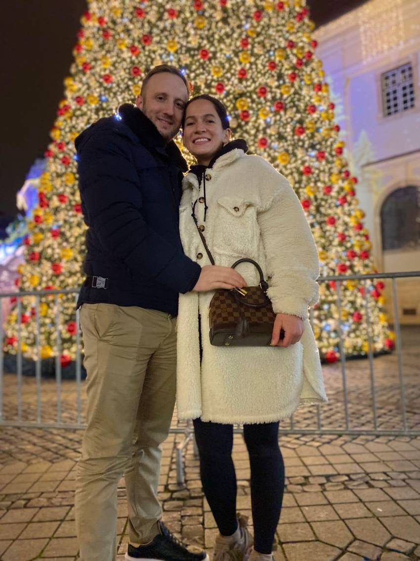 „Multe fete au o purtare cinstită, dar tu le întreci pe toate”