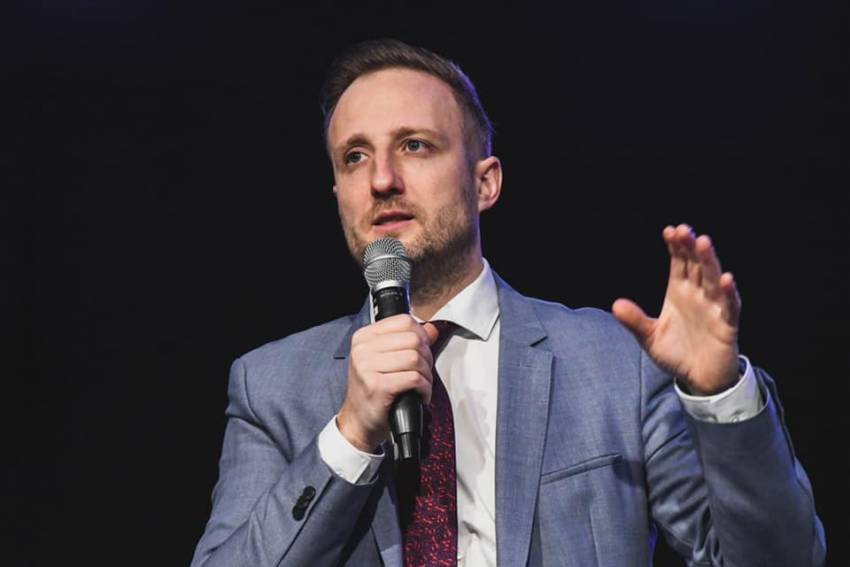 Tony Berbece ◉ De ce te vaiți, de ce îți este frică…