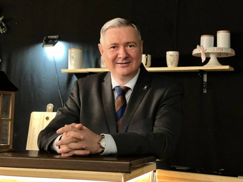 Florin Ianovici ◉ Dumnezeu este locul tău de adăpost
