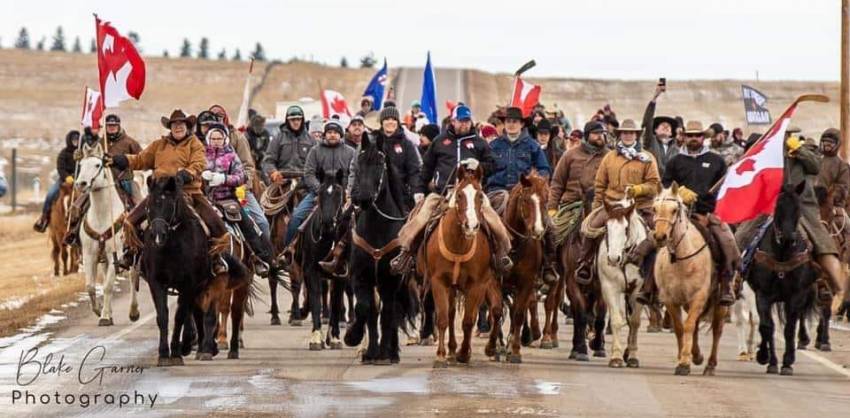 Poza Zilei ◉ Inedited Convoy for Freedom 2022