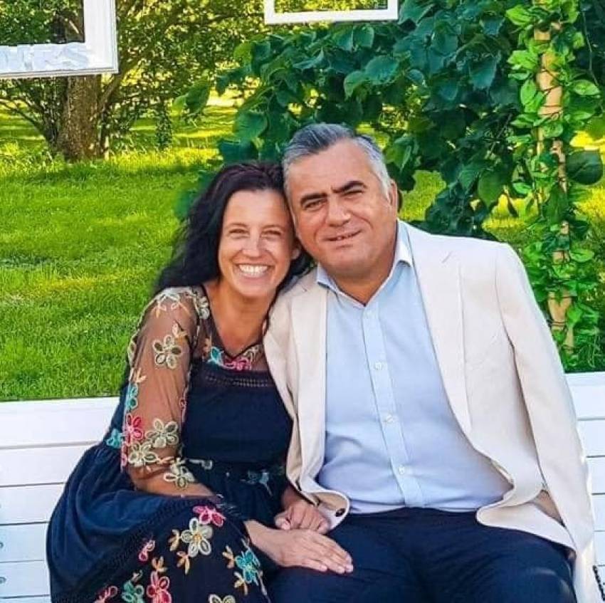 Sergiu si Ligia Nichescu la Biserica Neemia Arad