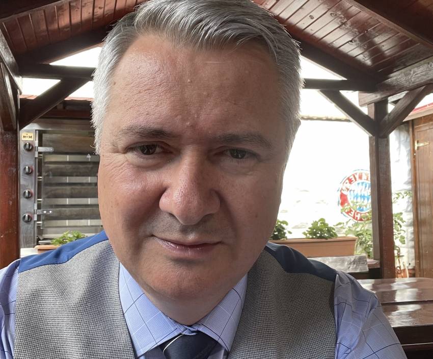 Florin Ianovici ◉ Făuritorii de vise