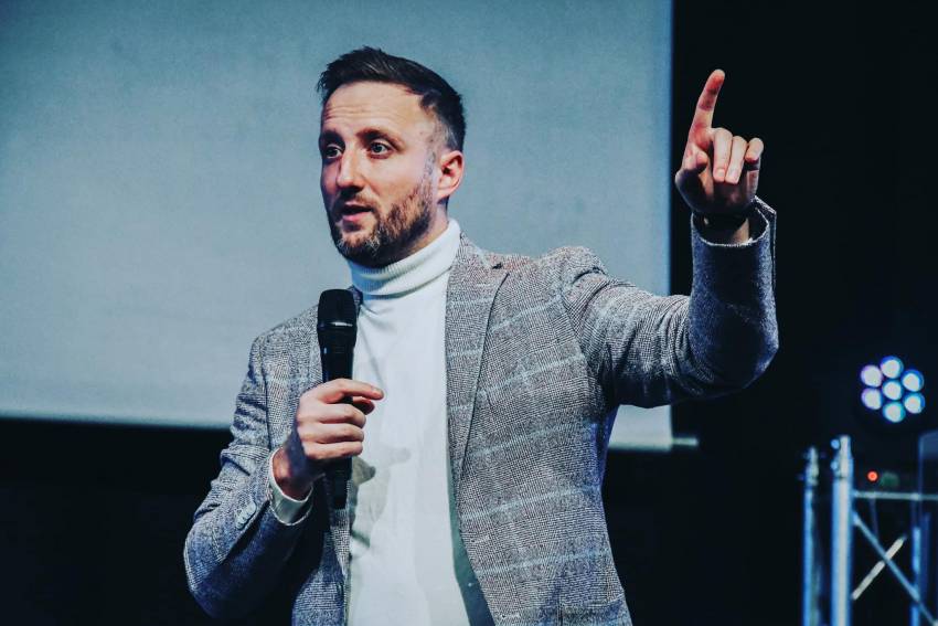Tony Berbece ◉ Când Dumnezeu “te bate” și știi de ce…