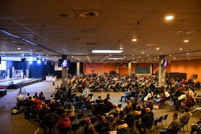 Tony Berbece ◉ Ieri, un om chinuit de demoni a vrut să mă lovească…