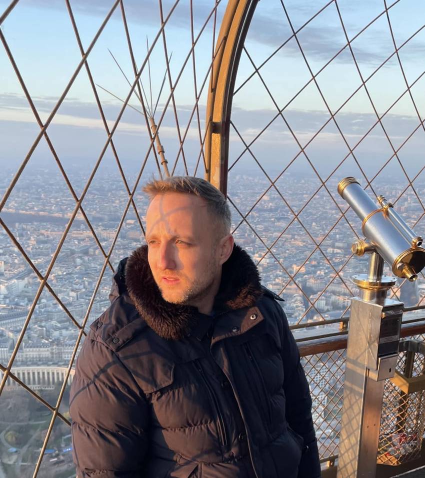 Tony Berbece ◉ Ce le-am strigat jucătorilor de alba neagra din Paris…