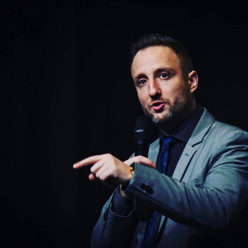 Tony Berbece ◉ Trăim vremurile din urmă…