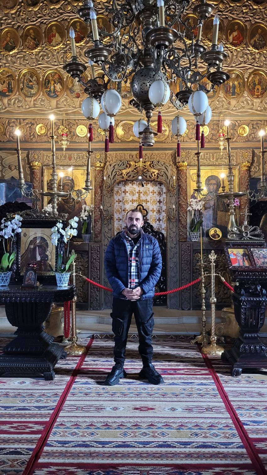 Sali Sabri ◉ Mănăstirea Cozia are o istorie fascinantă care arată într-un fel starea bisericii de azi...