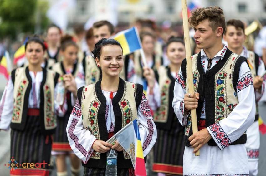 Tony Berbece ◉ Cu smerenie despre “Marșul Trufiei”