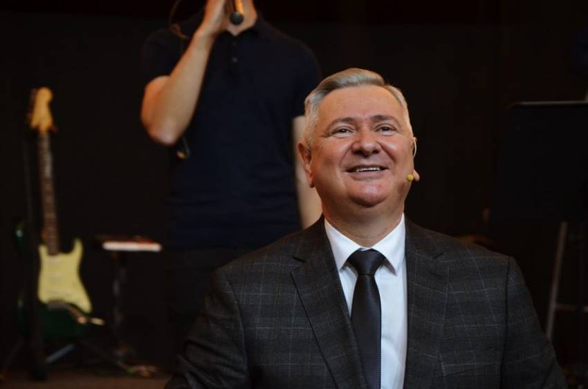 Florin Ianovici ◉ Timpul trece și nici noi nu stăm