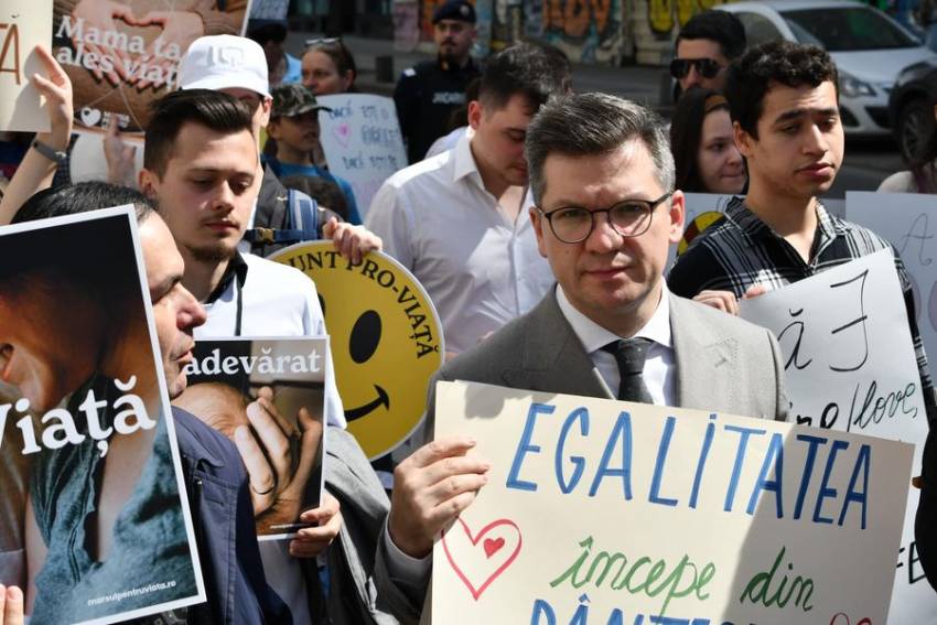 Mihai Neamțu ◉ N-am văzut niciun reprezentant al Guvernului care să spună că-i pasă de soarta celor nenăscuți...