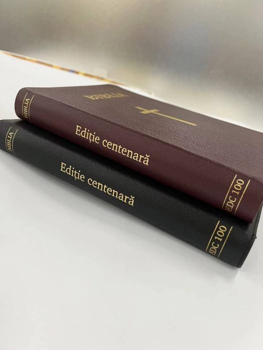 Noutate editorială: „Biblia Centenară”