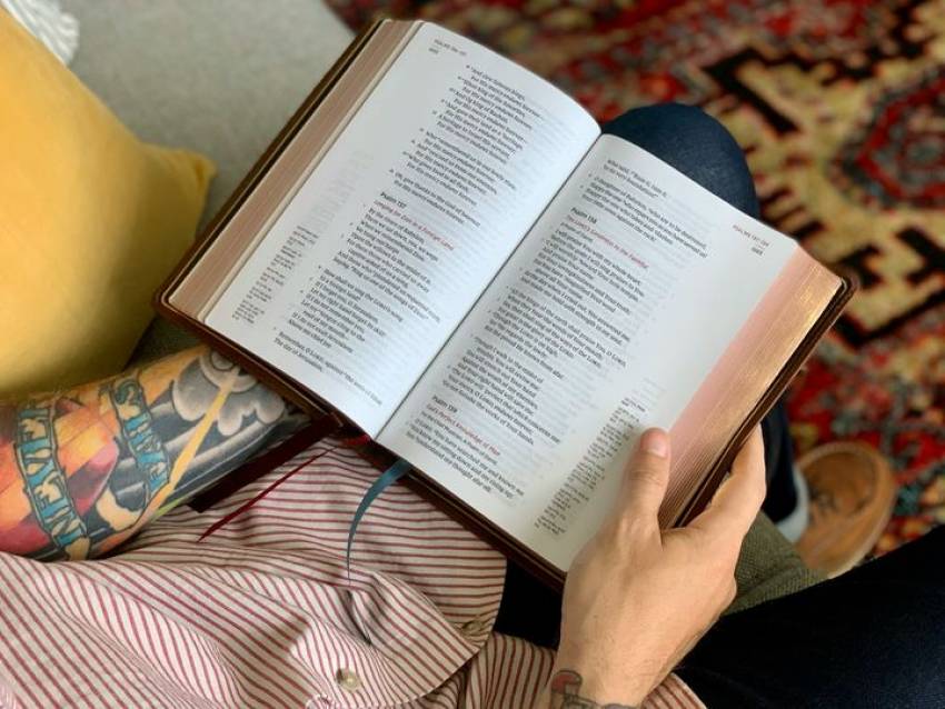 Ar trebui creștinii să-și facă tatuaje? 7 puncte biblice de luat în considerare