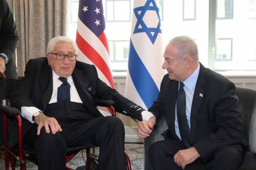 Inteligența artificială ar putea deveni în curând “actorul principal pe planeta noastră”, spune Kissinger în cartea postumă “Geneza”