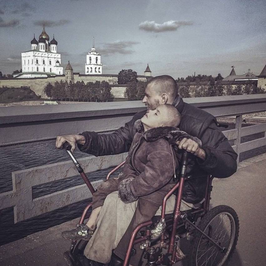 Vasile Ernu ◉ ”Bunul samaritean” al unei țări abandonate: ce ne spune cazul Pașca sau unde ajung bătrânii abandonați?