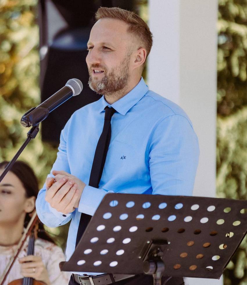Tony Berbece ◉ Nu înlocui niciodată… 