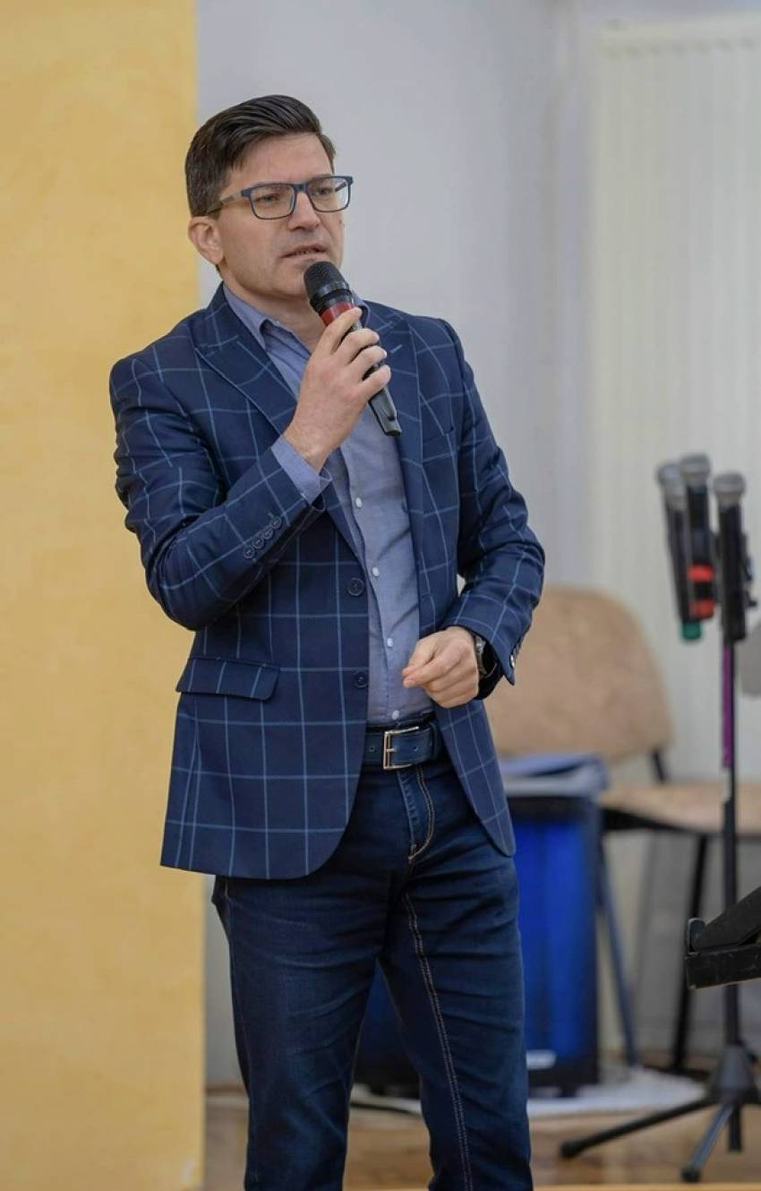 Christian Dragomir ◉ LA 50… 
