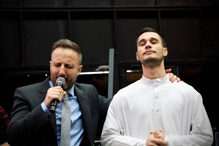 Tony Berbece ◉ Tânărul eliberat azi a fost botezat…