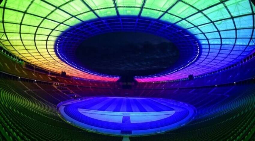 Germania a sfidat UEFA și Ungaria: a iluminat un stadion în culorile LGBT