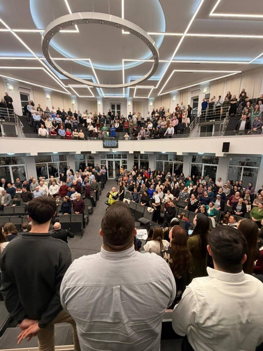 Nelu Filip ◉ BISERICA BETEL REBRIȘOARA - O MĂRTURIE A CREDINȚEI ÎN INIMA ARDEALULUI