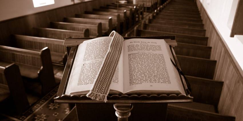 Costel Ghioancă ◉ De ce femeile nu sunt chemate de Dumnezeu în slujirea pastorală?