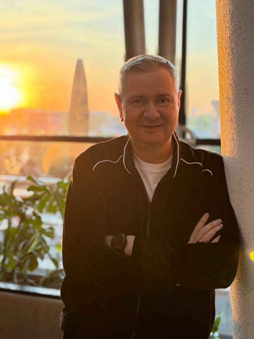 Florin Ianovici ◉ Cu ochii la ce va veni