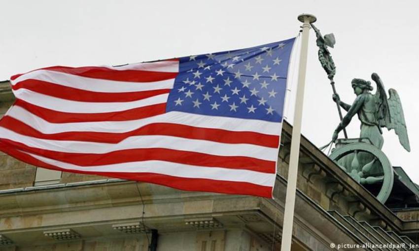 Revoluția Normalității