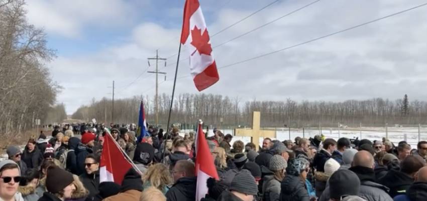 Proteste la biserica din Canada care a fost închisă pentru că 