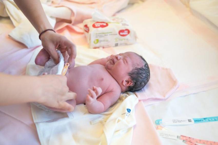 California introduce un nou proiect de lege care ar permite mamelor să își ucidă bebelușii până la 7 zile de la naștere