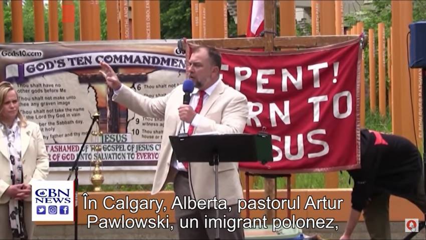 Pastorul Artur Pawlowski ar putea merge la închisoare pentru că se împotrivește poliţiei în biserică