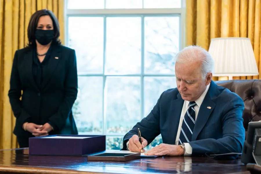 Politicile lui Biden privind schimbările climatice alimentează ambițiile imperialiste ale lui Putin