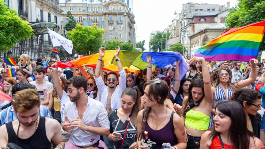 Parada anormalității la București și Bolile homosexualilor