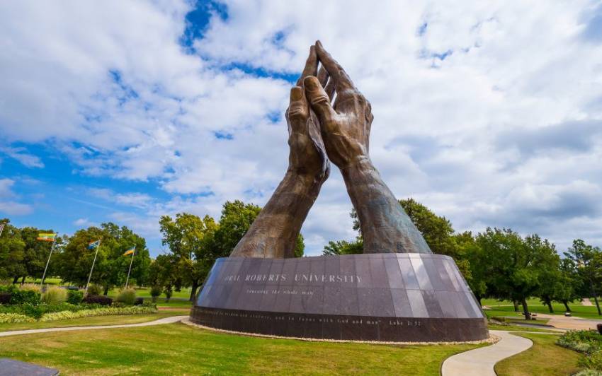 USA Today dorește interzicerea universității creștine Oral Roberts, deoarece valorile creștine sunt „arhaice“