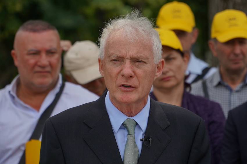 eBihoreanul.ro: Candidaţi ai AUR în Parcul 1 Decembrie din Oradea: „Extremişti sunt cei care promovează căsătoriile alternative