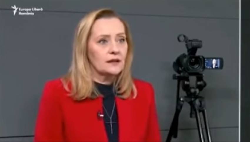 Elena Lasconi ◉ Susțin parteneriatul civil pentru că și Biblia ne învață că iubirea este cel mai important lucru...