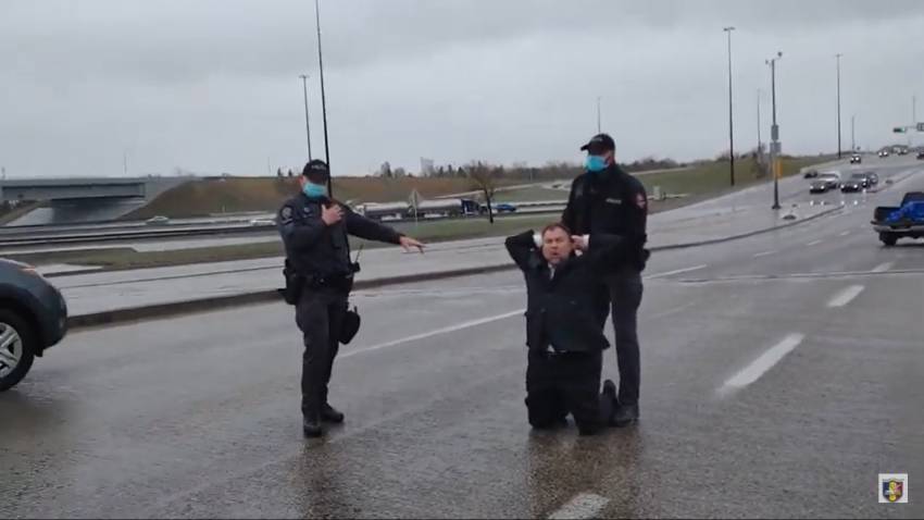 Pastorul Artur Pawlowski care a fugărit poliția din Biserică, a fost arestat