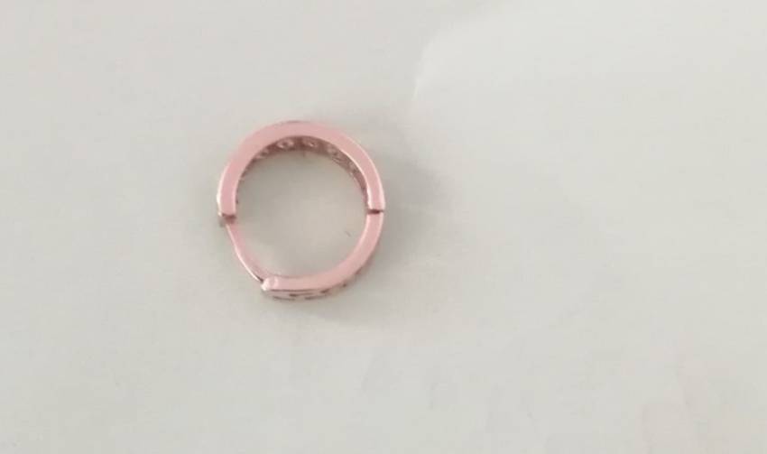 Tony Berbece ◉ Cercelul cu bucluc