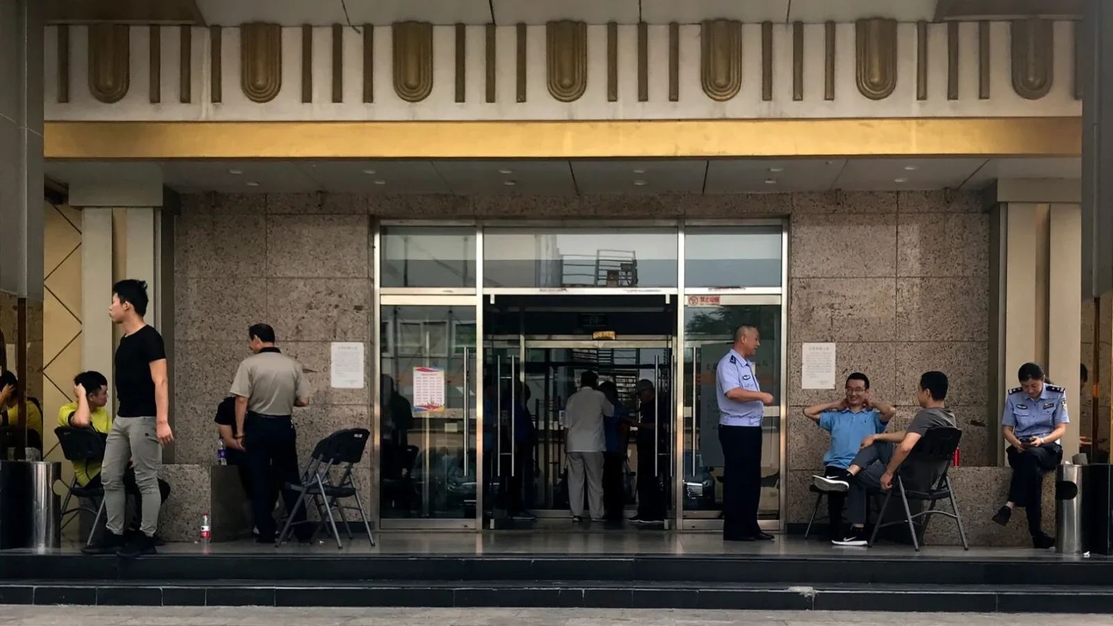 Cel mai amplu val de persecuție din China din ultimele decenii: zeci de lideri creștini arestați în toiul nopții