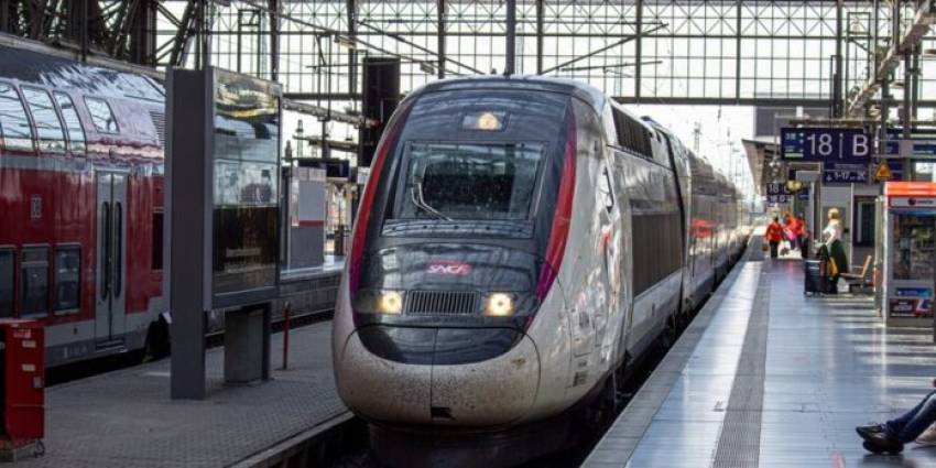 Societatea feroviară de stat Deutsche Bahn a fost găsită vinovată de discriminare împotriva clienților non-binari...